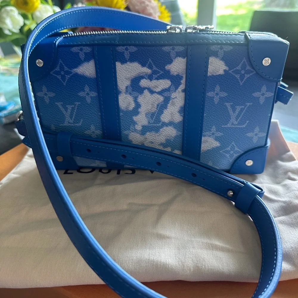 Louis Vuitton Cloud soft Trunk - Picture 1 of 15